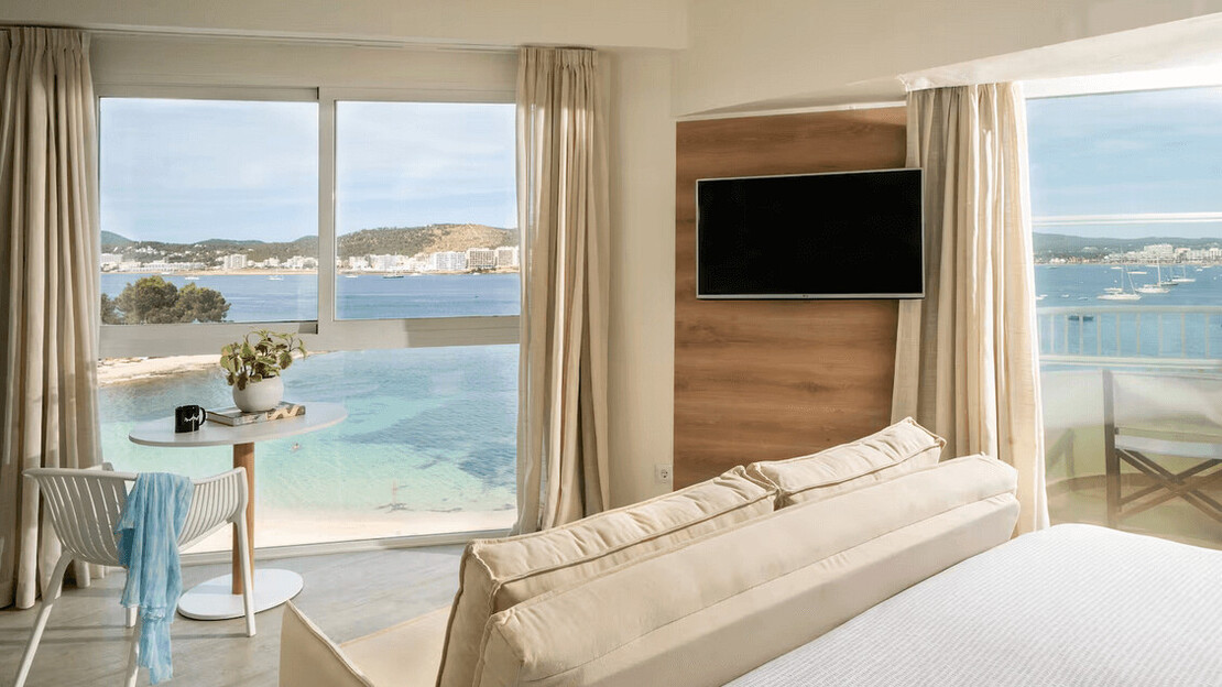 The Studio Front Sea View 